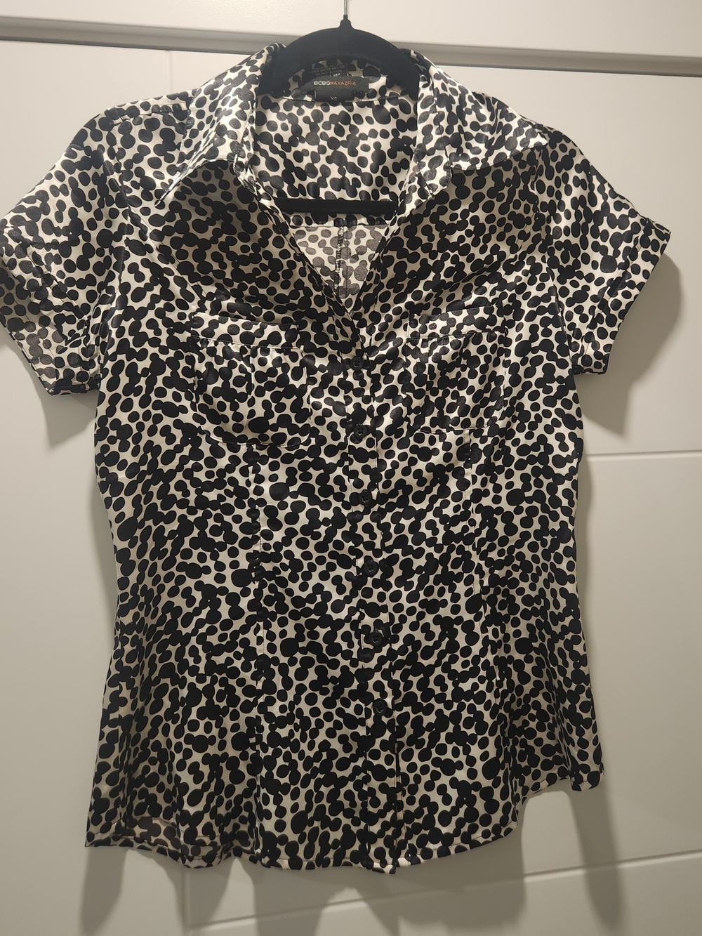 BCBGMAXAZRIA Button Down blouse Dot Patterned